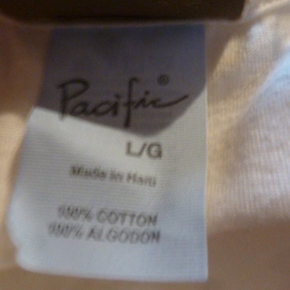 Mighty Fine White  Women’s Colorful Graphic Tee szL NWOT - Picture 5 of 9